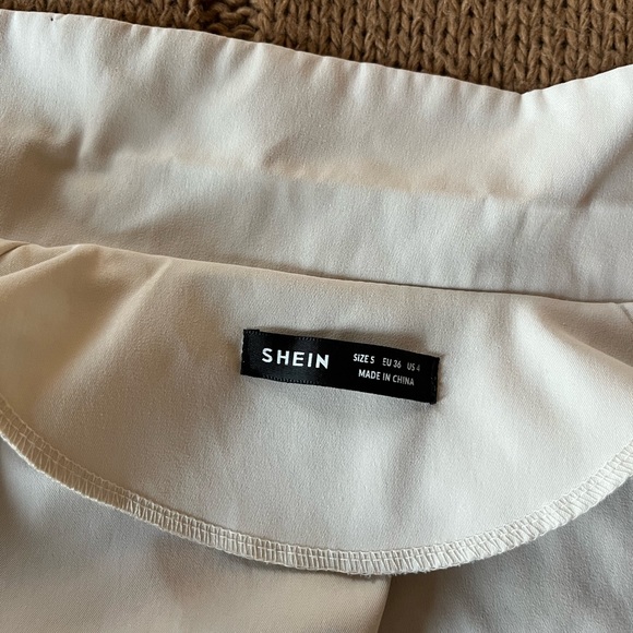 SOLD‼️ Beige Crop Blazer Pant Set - Picture 7 of 9